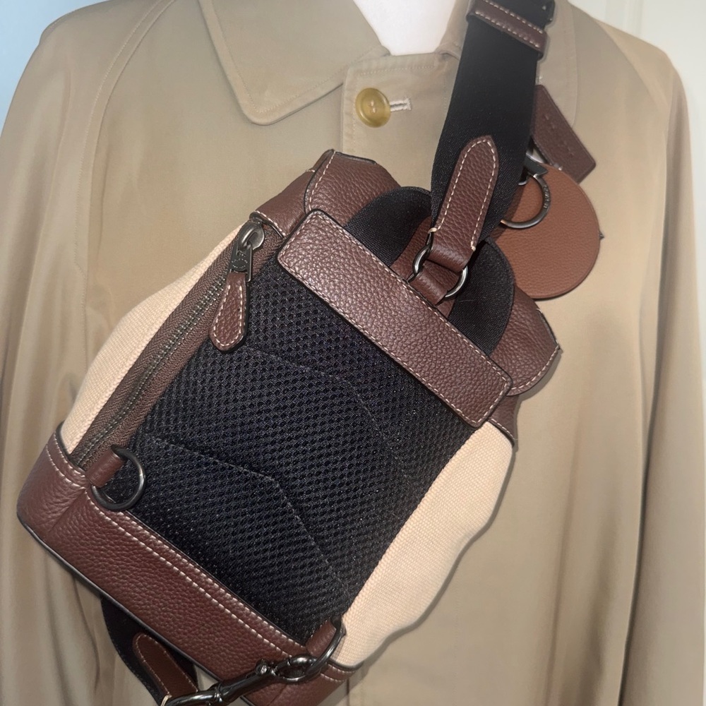 COACH HUDSON SMALL PACK CROSSBODY #A2343 (MSRP $328) & COACH BASEBALL CHARM - Picture 11 of 16